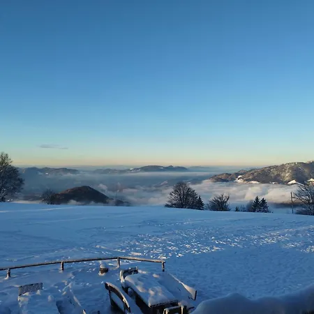 Planinski Dom Kal * Dol pri Hrastniku