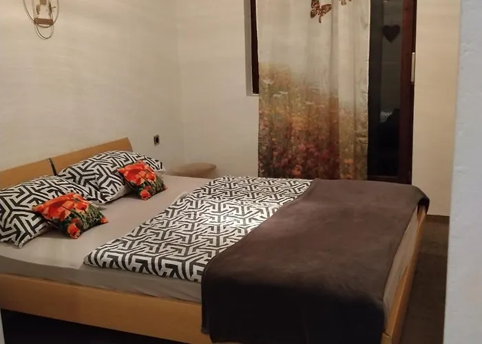 Planinski Dom Kal * Dol pri Hrastniku